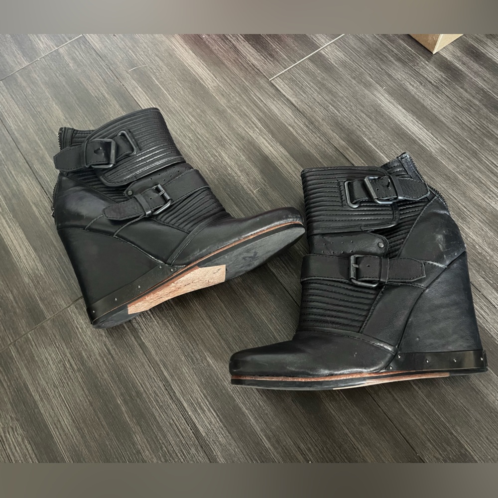 Dolce Vita moto boots, size 8.5.